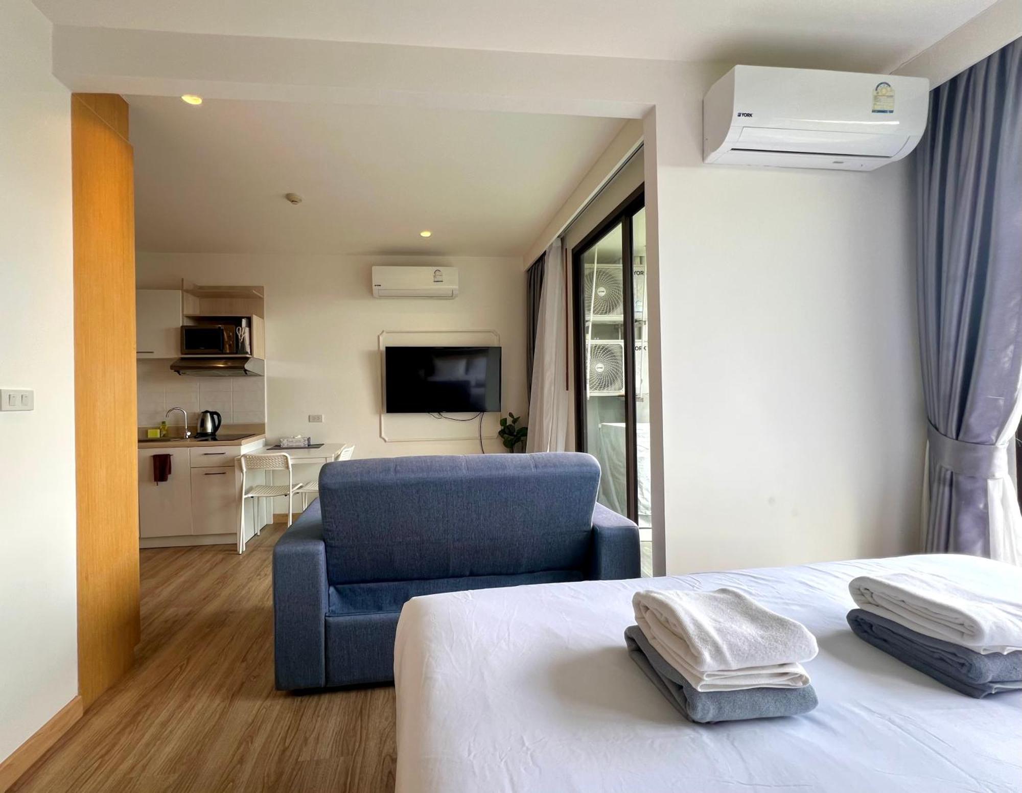 Aristo 2 Phuket By Resava Aparthotel Exterior photo